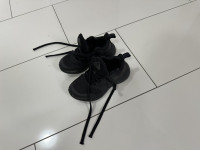 Otroški športni tenisi - copati Adidas št. 30