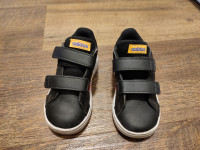 Prodam lepo ohranjene otroške čevlje (superge) Adidas, št.23 (US 6,5K)