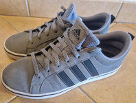 Športna obutev - copati Adidas št. 42 2/3