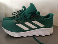 sportni copati Adidas, st. 44 in 2/3