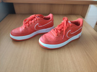 Športni copati Nike AIR FORCE 37,5