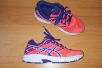 Superge Asics št. 33