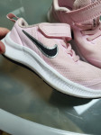 Superge Nike št.28 roza barve