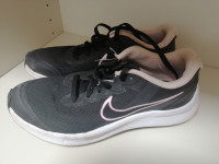 Superge Nike št. 37,5