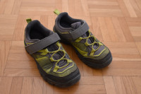 Superge Quechua velikost 29