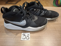 Teniski Nike 38