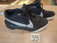 Teniski Nike Hustle 39
