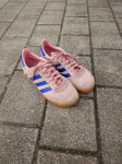 Ugodno prodam odlično ohranjene dekliške športne copate  Adidas št 35
