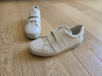 Calvin Klein ženski čevlji, št 38, beli, slip-on