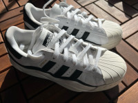 Čevlji Adidas za prosti čas st.38