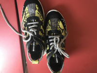 Črno-rumeno-bele superge s platformo, št. 39