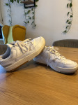 Nike številka 42