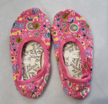 Otroški copati 1x št. 24, 1x št 26/27 ( s paskom )