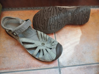Pohodni sandali Keen