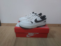 Superge Nike