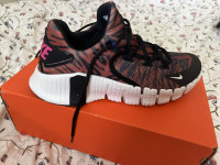 Ženski NIKE FREE METCON 4 (EUR 40.5)