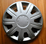 Prodam rabljen pokrov za platišča Versaco VICTORY 15''