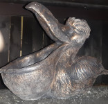 Betonska figura pelikan