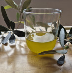 OLJČNO OLJE EKSTRA DEVIŠKO Letnik 2025