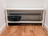 IKEA TJUSIG Klop s policami za obutev, bela, 108x34x50 cm
