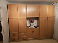 Velika omara z vrati