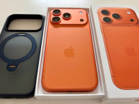Apple iPhone 17 Pro, 512 GB, Cosmic Orange z TORRAS ovitkom
