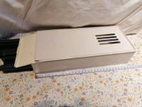 PRIBOR ZA PROJEKTOR podajalnik-šaržer diapozitivov