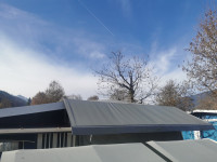 Nadstrešek za počitniško prikolico