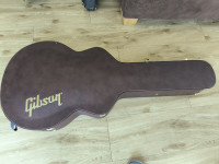 Originalni kovček za akustično kitaro Gibson