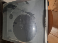 Predvajalnik gramofonskih plošč roadstar ttl 8600