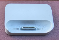 Retro Apple iPhone 2G Dock (2007, model MA816) - Ljubljana  Opis:  Pro