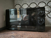MIKROVALOVNA PEČICA VOX