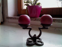 KOVAN SVEČNIK S SVEČAMA UNIKAT