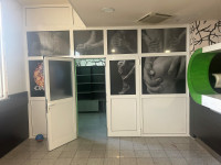 Vrata s steno iz fitnesa