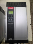 Frekvenčni pretvornik Danfoss VLT 6000 HVAC – rabljen, delujoč