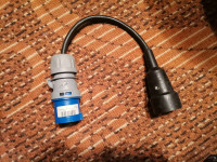Adapter CEE vtič/Schuko za uporabo v kampu