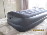 Napihljiva postelja INTEX  (190x90cm)