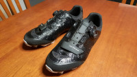Gorsko kolesarski čevlji št. 41