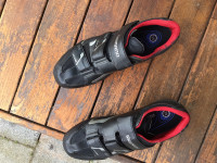 Kolesarski čevlji Shimano št.45 (44)