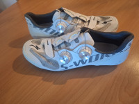 Kolesarski čevlji S-works