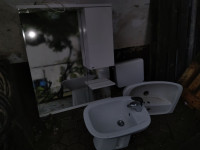 kopalnica_bide,umivalnik,kotlicek,ogledalo