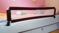 Ograja za otroško posteljo