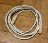 Nerabljen Ethernet kabel CAT5, bel, 1.8 m dolžine, RJ45 zaključitev