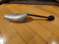 Napenjalec za čevlje, raztegovalnik čevljev