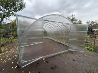 PROFI ZEUS 2 Robustni polikarbonatni rastlinjak širine 4 m