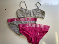 Calvin Klein sp.hlačke in top