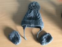 Otroška kapa s cofom in rokavice