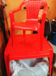 otroški stolček in mizica