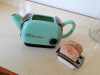 keramični čajnik v obliki toasterja, opekača