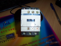 KONTAKTOR TELEMECANIQUE 220V